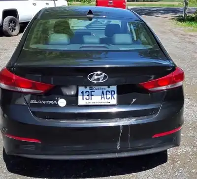 2018 Hyundai Elantra LIMITED GLS Automatique 202 000 KM . EXCELLENT ÉTAT - TRÈS BIEN ENTRETENU . MOD...