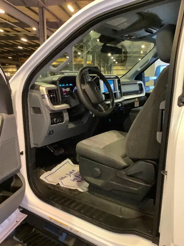 2024 Ford F600 4x4 w/ Summit  Body *NOW AVAIL TO RENT* in Heavy Trucks in Vancouver - Image 9