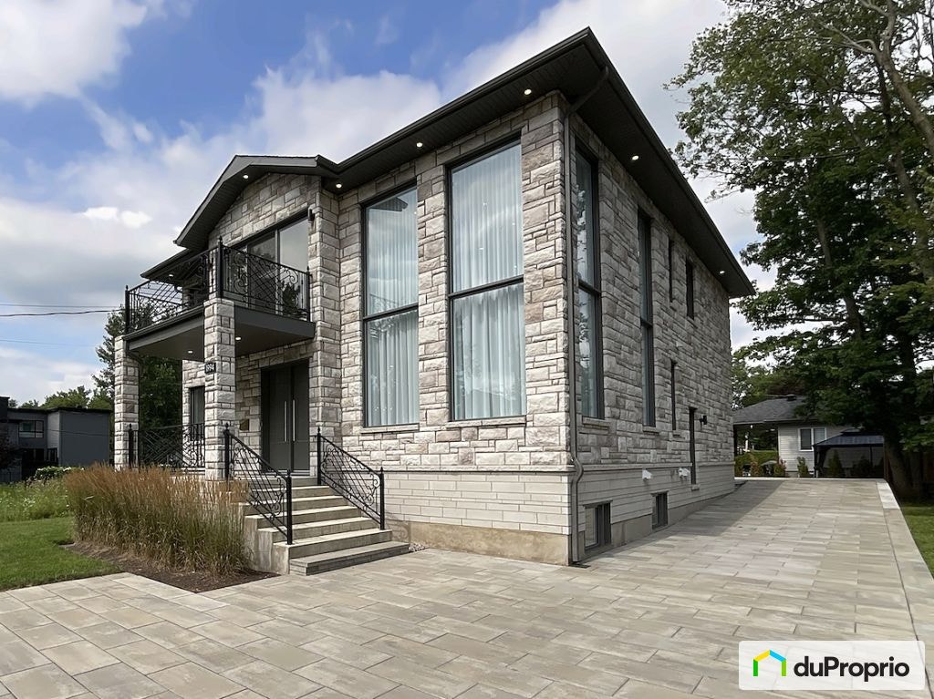 $1,528,000 - 2 Storey for sale in Carignan — photo 1