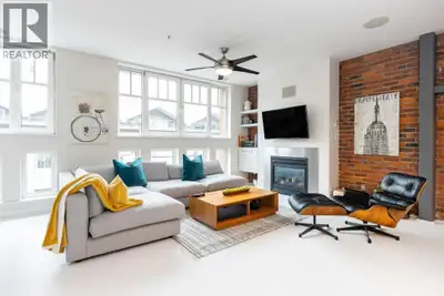 Great creative space in the iconic Crandall Building, a sought-after 1912 loft conversion in Yaletow...