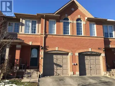Fantastic Location In Central Mississauga Beautifully Upgraded And Maintained Townhouse.Quartz Count...