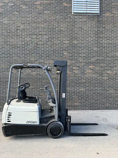 Keywords: used forklift, forklift, electric forklift, 3-wheel forklift, 3-stage mast, 3,500 lbs capa...