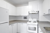 Free Storage Locker Free Early Move-in 1 Month Free Rent On 2 Bedrooms Visitez notre site Web : http... (image 6)