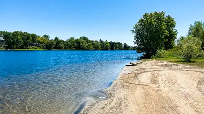 Water front Beautiful 1 Bedroom Apt  available in city ofAlmonte
