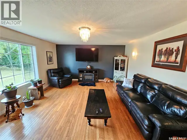 Redvers South Acreage. Antler Rm No. 61, Saskatchewan in Houses for Sale in Regina - Image 15