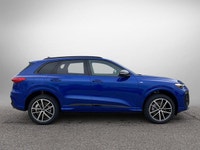 This Audi Q5 delivers a Intercooled Turbo Premium Unleaded I-4 2.0 L/121 engine powering this Automa... (image 3)