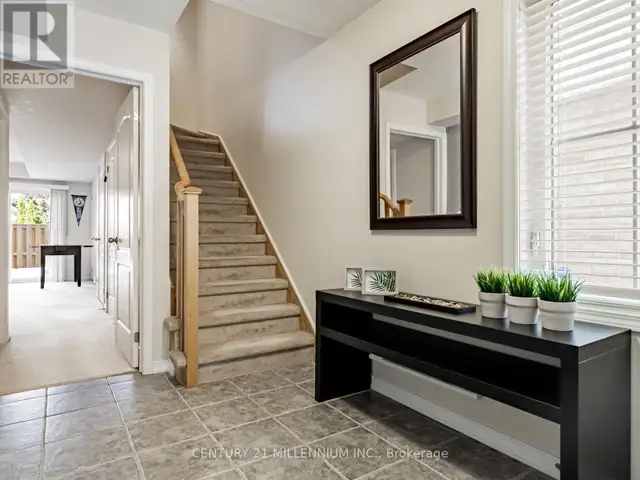 111 CEDAR LAKE CRESCENT Brampton (Bram West), Ontario in Condos for Sale in Mississauga / Peel Region - Image 6