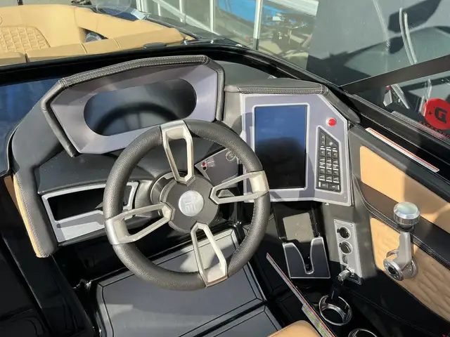 2022 Mastercraft X26 in Powerboats & Motorboats in St. Albert - Image 11