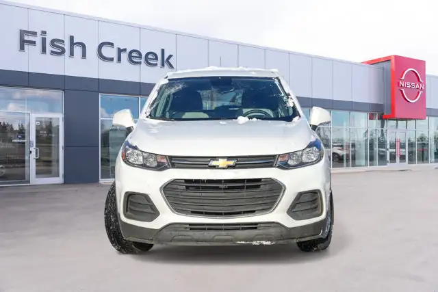 2021 Chevrolet Trax LS | Rear-View Camera | Carplay | No in Cars & Trucks in Calgary - Image 3
