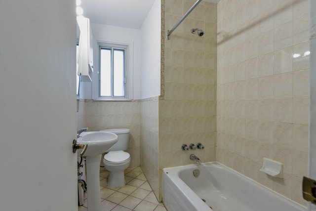 4585 Av. Dupuis — photo 3