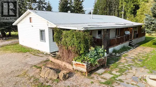 53412 Highway 748 East Rural Yellowhead County, Alberta in Houses for Sale in St. Albert - Image 5