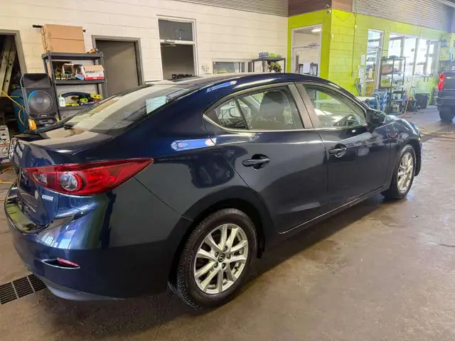2018 Mazda 3 GS598698414205184004