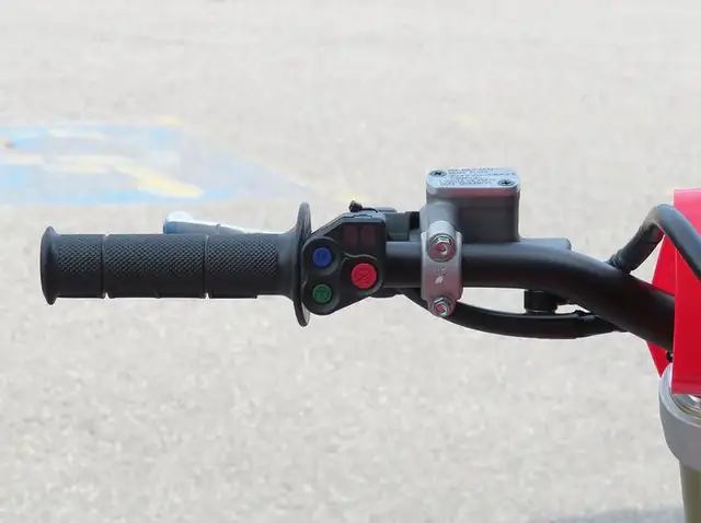 2026 Honda CRF450R in Dirt Bikes & Motocross in Cambridge - Image 13