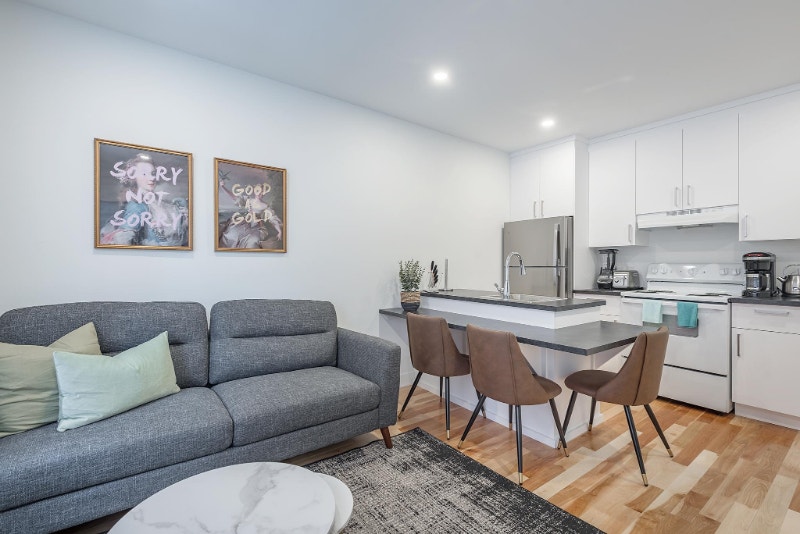 Amazing private rooms 2 minutes away from GuyConcordia Metro