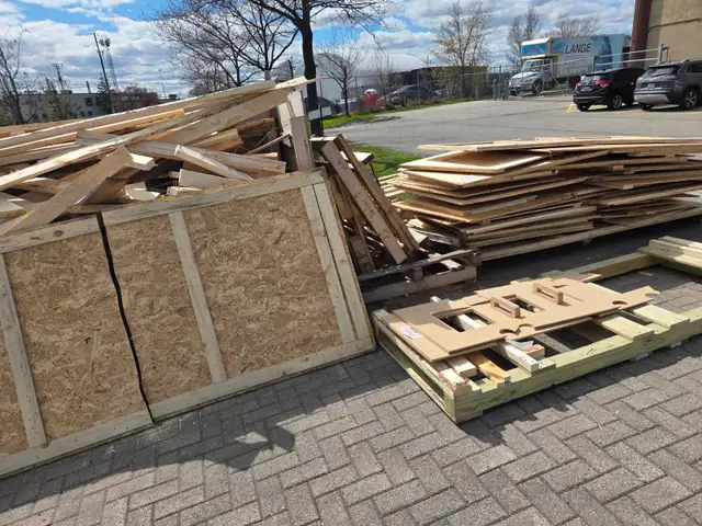 Cardboard free wood,  packing materials free indoor stored foam in Free Stuff in Mississauga / Peel Region - Image 11