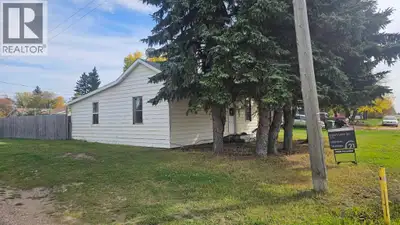 Affordable bungalow in the heart of Lashburn! This charming 3-bedroom home offers 898 sq. ft. of com...