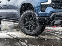 Duramax | Leather Bucket Heated Seats | Bose Audio | Heated Steering Wheel | Multi-flex Tailgate | R... (image 5)