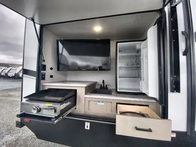 2025 EAST TO WEST Alta 3150KBH in Travel Trailers & Campers in Bedford - Image 16