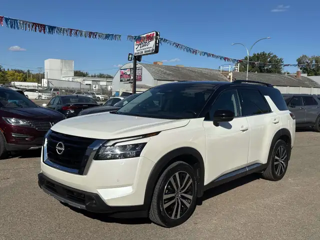 2023 Nissan Pathfinder Platinum