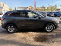 **CARS TRUCKS SUV 4X4 VAN AWD EDMONTON FINANCING AVAILABLE EASY FINANCING ** 2020 FORD ESCAPE SE ALL... (image 1)