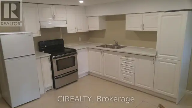 LOWER - 31 BAILEY CRESCENT Aurora (Aurora Highlands), Ontario in Long Term Rentals in Markham / York Region - Image 3