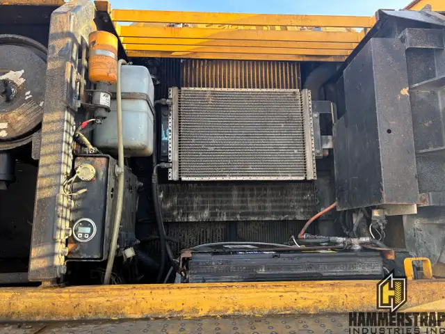 2003 JOHN DEERE 2554 Roadbuilder Excavator Track Hoe in Heavy Equipment in Edmonton - Image 11