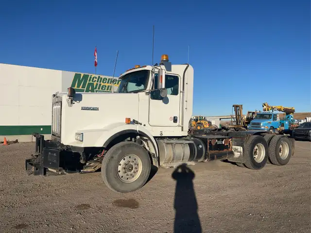 2016 Kenworth T800 in Heavy Trucks in Calgary - Image 2