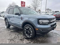 Leather interior, heated seats, no accidents, low km's, wireless charging pad, lane keep assist. Ble... (image 2)