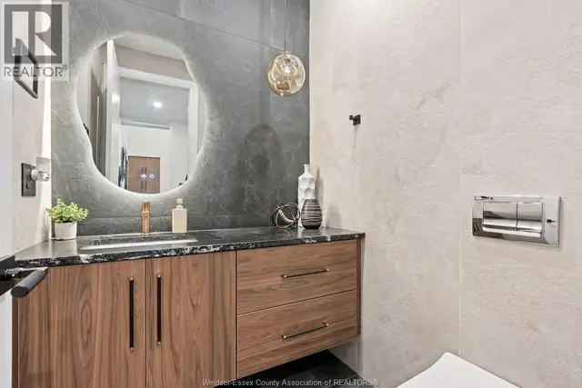 8720 RIVERSIDE DRIVE East Windsor, Ontario in Houses for Sale in Windsor Region - Image 12