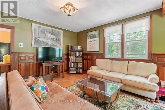 94 CENTRE STREET Niagara-on-the-Lake (Town), Ontario in Houses for Sale in St. Catharines - Image 13