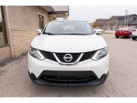 ENJOYABLE, ECONOMICAL DRIVE Smart, stylish, and efficient, the 2018 Nissan Qashqai is designed to fi... (image 2)