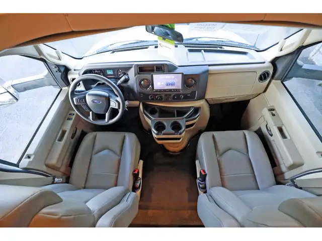 2022 Jayco Greyhawk 29MV Classe C VR/RV Crics Hydrauliques + Sol in RVs & Motorhomes in Laval / North Shore - Image 26