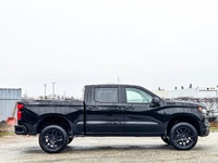 Powerful 5.3L V8 engine with 4x4 capability - Advanced navigation system for seamless connectivity -... (image 2)
