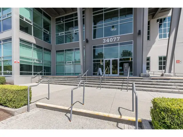 100 34077 GLADYS AVENUE Abbotsford, British Columbia in Commercial & Office Space for Rent in Abbotsford - Image 5