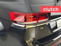 Electric Parking Brake, Brake Assist, Power Tailgate/Hatch and more! Clutch is the largest online us... (image 9)