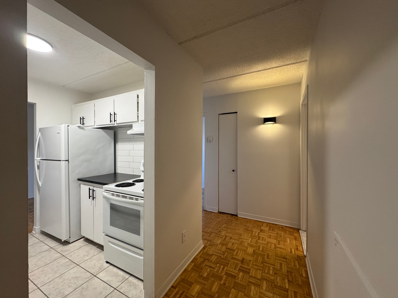 Spacious 3.5 all included in St-Lambert - available — photo 1