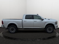 This 2026 RAM 3500 LIMITED CREW CAB 4X4 has the following options Premium Filigree Leather Seats, Po... (image 5)