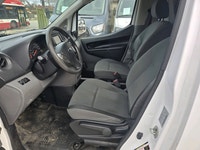 Perfect Auto CLEAN CARFAX - NAVIGATION - SV - 2.0 L GAS - DIVIDER - SHELVING - BACK UP CAMERA - PRIC... (image 7)