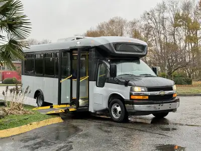 2019 Chevrolet Express 4500 Bus Wheelchair Ramp 22 Passenger Including Driver Master Body Switch Cru...