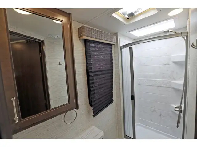 2024 Entegra Coach Qwest SE 24L + Moteur Mercedes Diesel in RVs & Motorhomes in Laval / North Shore - Image 23