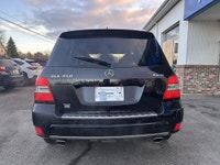 Feast your eyes on this outrageously well-preserved 2012 Mercedes-Benz GLK 350 — so pampered and pri... (image 5)