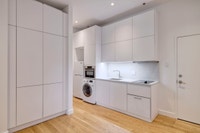 Renovated Akelius studio apartment for rent. Located near Sherbooke in the Milton Park neighborhood,... (image 2)
