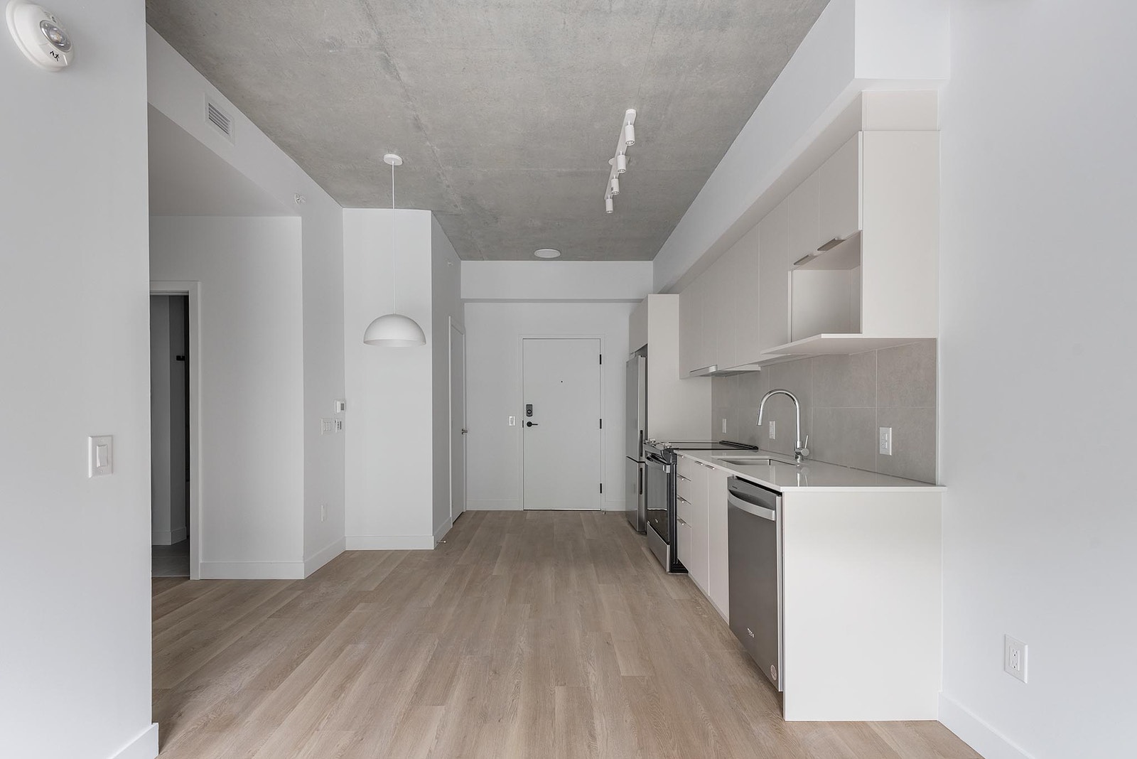 2600 Cavendish — photo 2