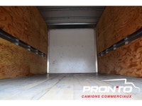 Boite Transit 14 pieds ** Rampe de chargement ** Cruise ** AC ** Camera de recul ** 42,000km Certifi... (image 8)