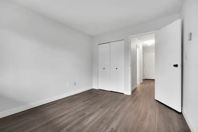 Dolphin Square Apartments - 2 Bedroom available at 8200 Park Roa in Long Term Rentals in Richmond - Image 5