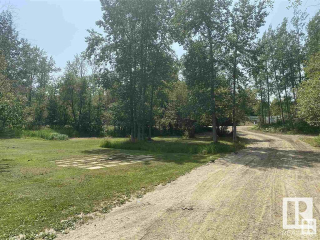 20 5124 -TWP 554 Rural Lac Ste. Anne County, Alberta in Houses for Sale in St. Albert - Image 2