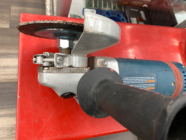 Bosch 1873-8F Angle Grinder in Power Tools in City of Toronto - Image 2