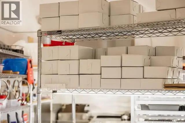 40 Douglas ave Bathurst, New Brunswick in Commercial & Office Space for Sale in Bathurst - Image 6