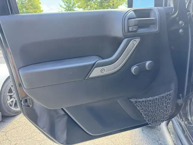 2015 Jeep Wrangler 4WD 2dr Sport in Cars & Trucks in Longueuil / South Shore - Image 13