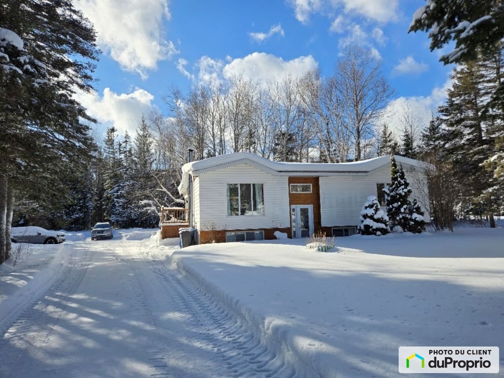 $550,000 - Bungalow for sale in Gaspe — photo 1